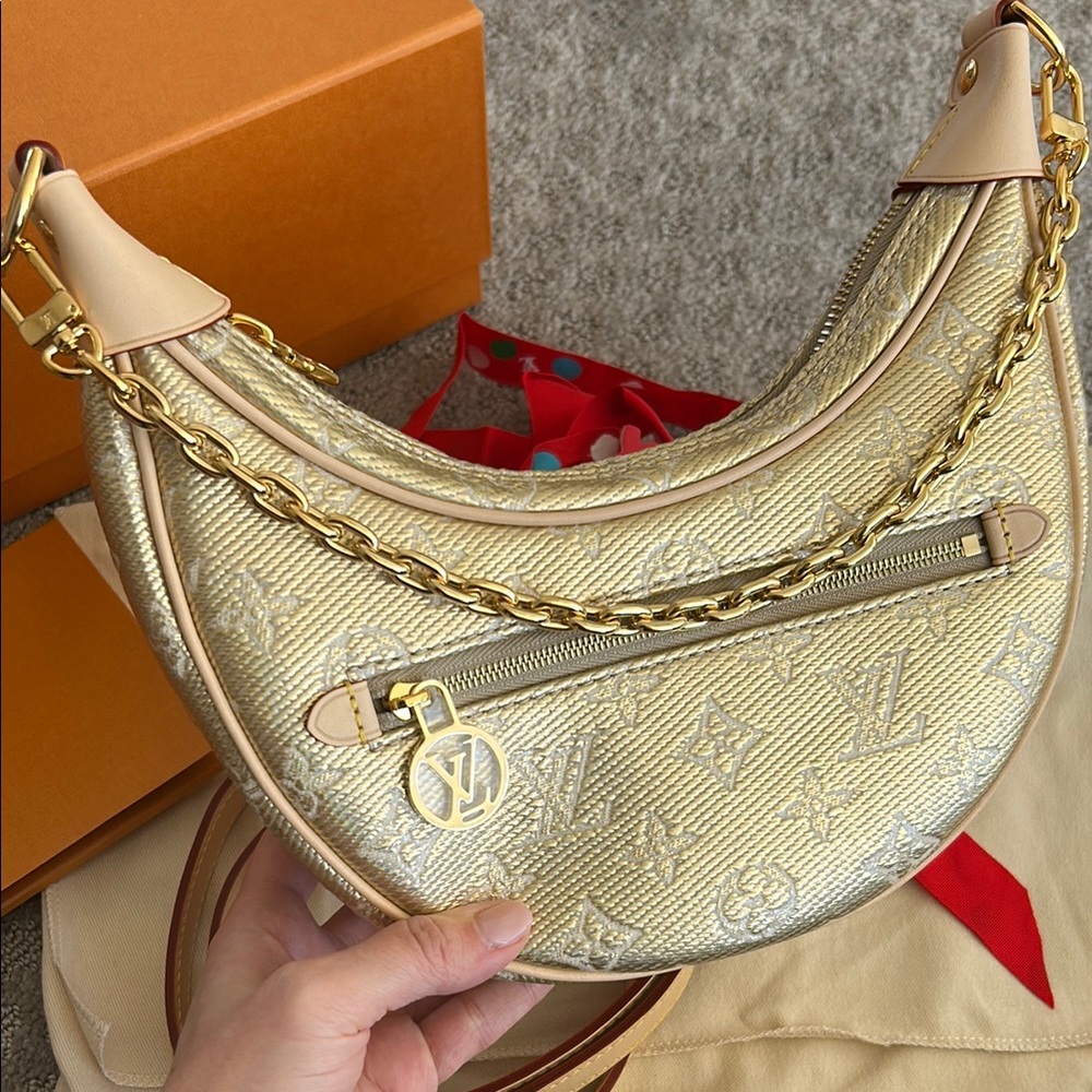 Louis Vuitton Monoglam Loop Bag - Picture 3 of 8